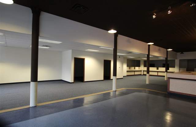 711 Washington Gallery 4