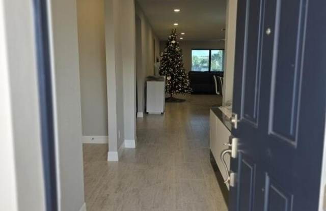 527 SE Vallarta Drive Gallery 3