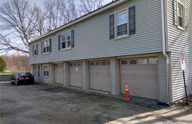 1426 Route 9W (Garages) - 1426 Route 9W, Highland Falls, NY 10928