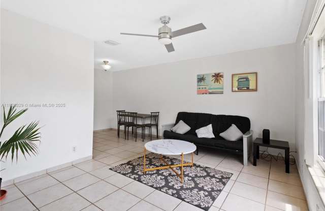 1230 NW 7th Ter photos photos