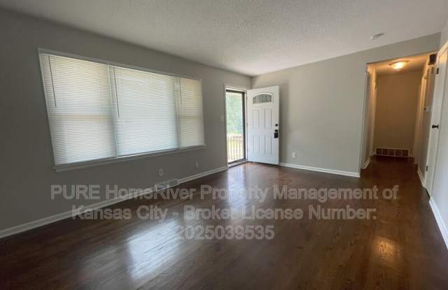 9108 E 43RD TER Gallery 2