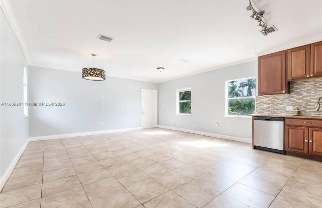 1695 SW 11th Street 203, Miami, FL 33135 Gallery 3