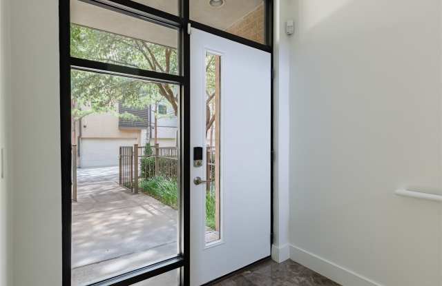 4111 Newton Avenue Gallery 4