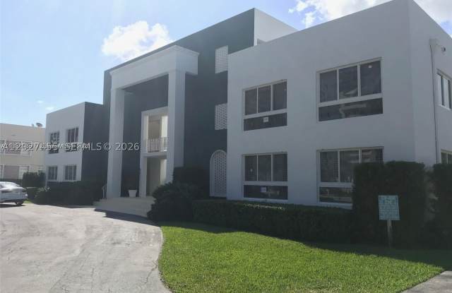 9920 Collins Ave Gallery 1