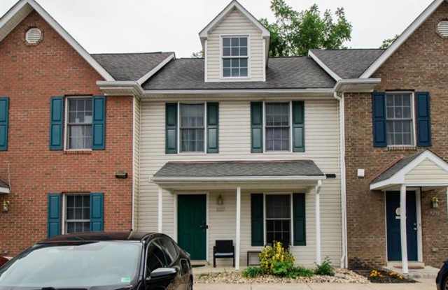 3 Bedroom Townhouse in New Market - 9253 Travellers Court, New Market, VA 22844