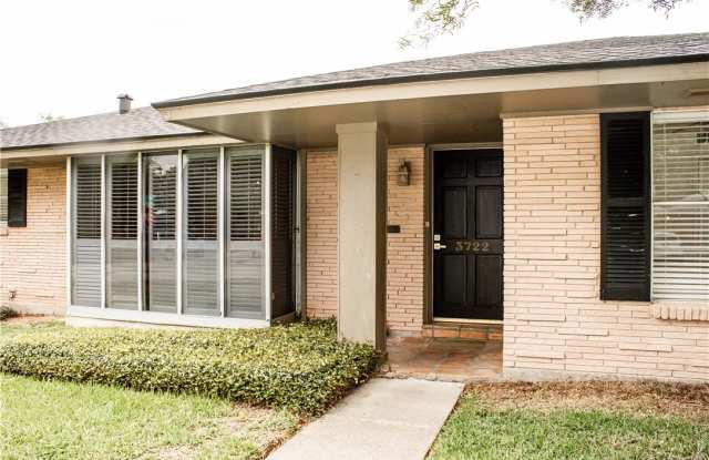 3722 Pope Drive Gallery 2
