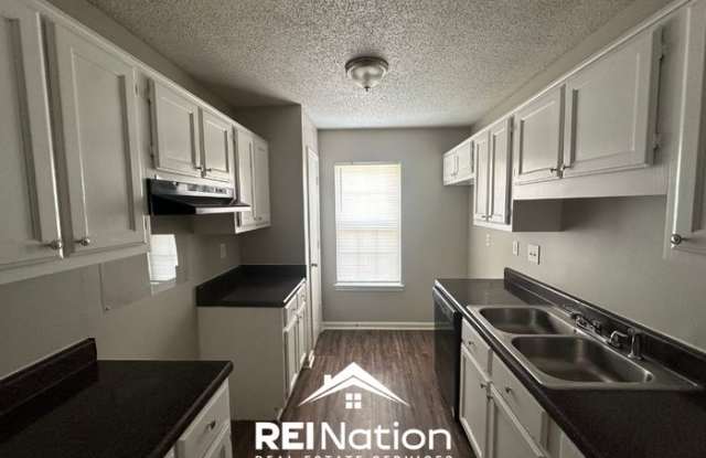 2210 Curbertson Cove Gallery 3
