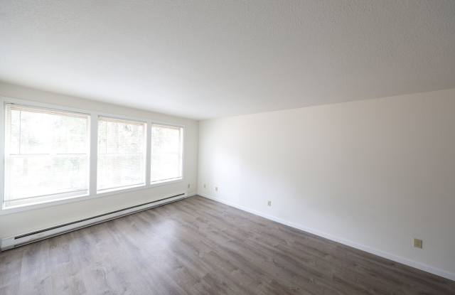 2 Bed 1 Bath - Excellent Condition - NAS Whidbey Gallery 3