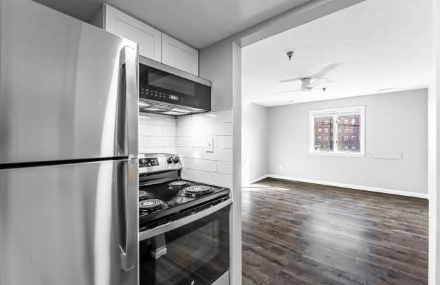 305 1st Street - F Gallery 4