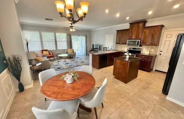 4235 E BETSY Lane Gallery 2