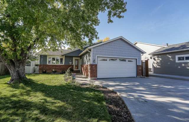 Cute 3 Bedroom 2 Bathroom Home photos photos