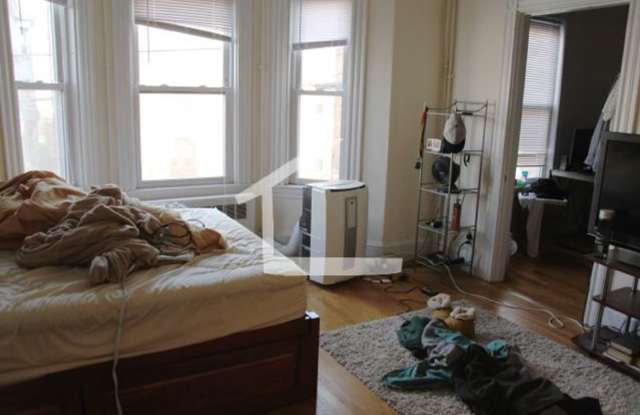 Well priced 3 bed in Mission Hill photos photos