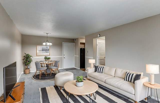 Somerford Square Apartments photos photos