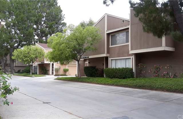 10101 Melinda Way - 10101 Melinda Way, Los Angeles, CA 91325