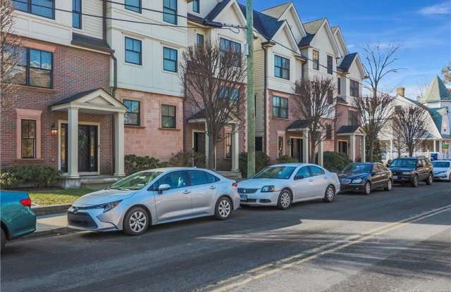 109 Forest Street unit: 10 photos photos