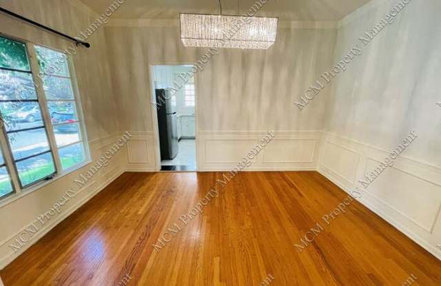 342 N Sycamore Gallery 3