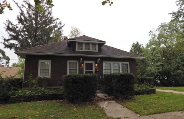 717 OAK Street - 717 Oak Street, Elgin, IL 60123