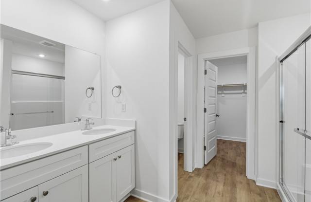 405 Ratliff Gallery 3