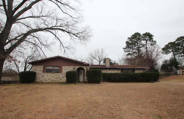 Spacious 3-Bedroom Home in South Tyler – A Must-See! photos photos