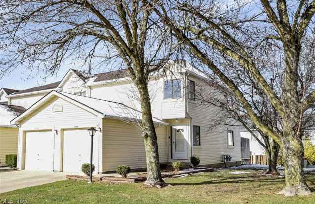 5544 Beach Court - 5544 Beach Court, Parma, OH 44134