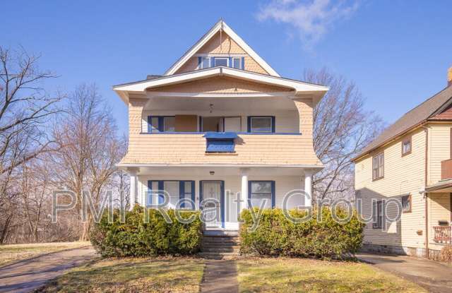 2936 E128th St photos photos