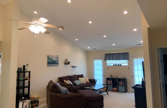 315 EAGLE LANDING CT #F Gallery 2