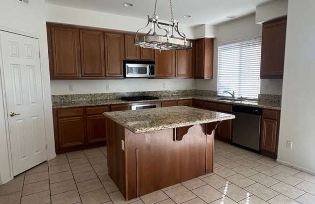 Beautiful 4 Bedroom Home! photos photos