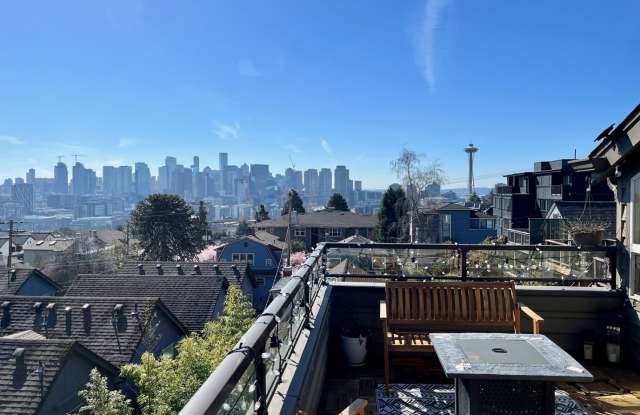 Queen Anne Townhome - 1512 Taylor Avenue North, Seattle, WA 98109