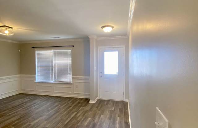 4BR/2.5BA Home Located in Hampden Village Gallery 4