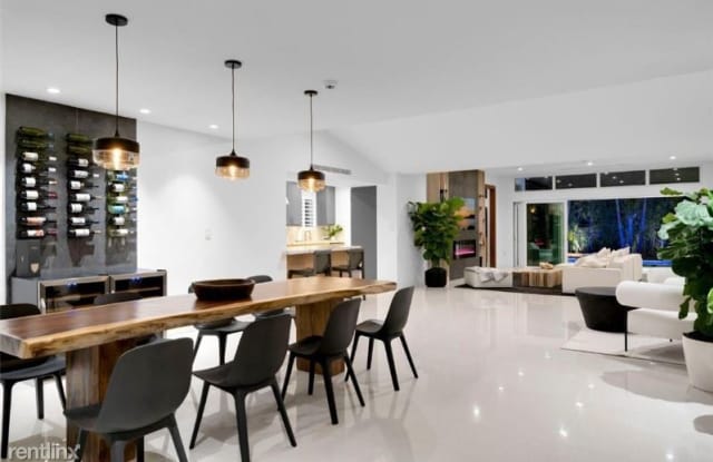 865 W 47th St - 865 West 47th Street, Miami Beach, FL 33140