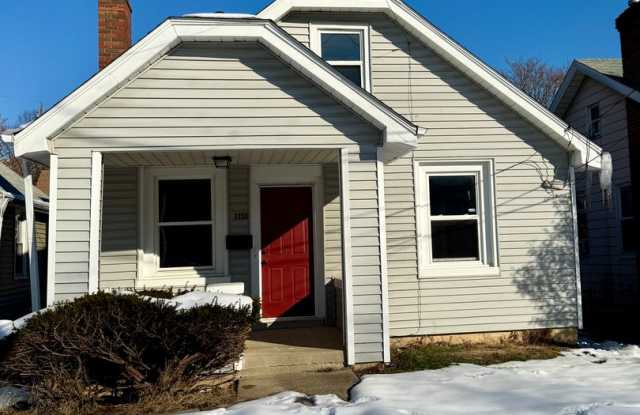 Adorable and spacious 2 bedroom immediately available - 3778 West Liberty Street, Cincinnati, OH 45205
