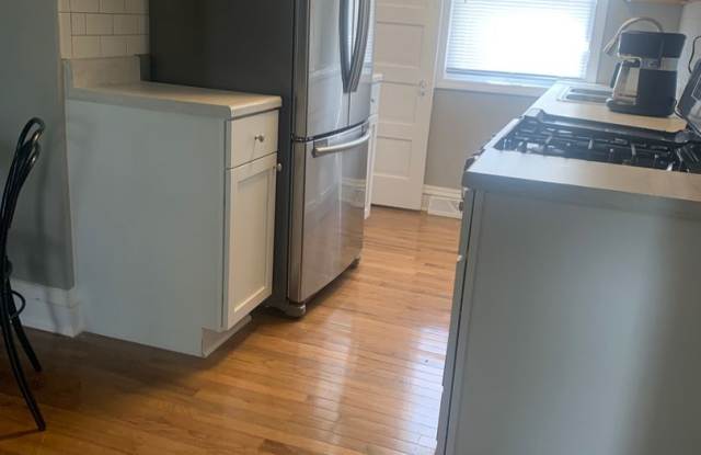 Completely Updated 2 Bedroom in South Minneapolis Gallery 1