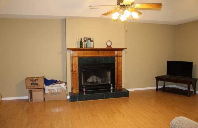 Exquisite 3BR/2BA Home Minutes from Moody AFB with Luxurious Features! Gallery 4
