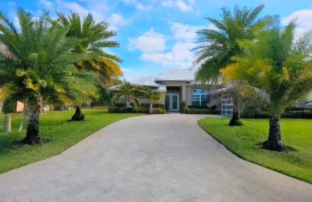 WOW! Motivated and PRICED to RENT. Modern 3 bed, 2 bath, 2 Car Garage Gallery 3