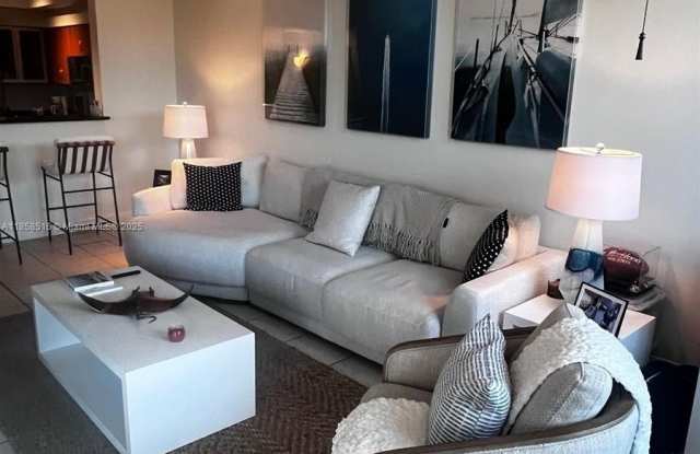 806 E Windward Way photos photos