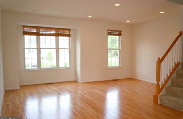 137 HEARTH COURT Gallery 2