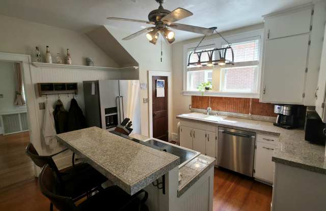 1929 Avon Rd SW Gallery 3