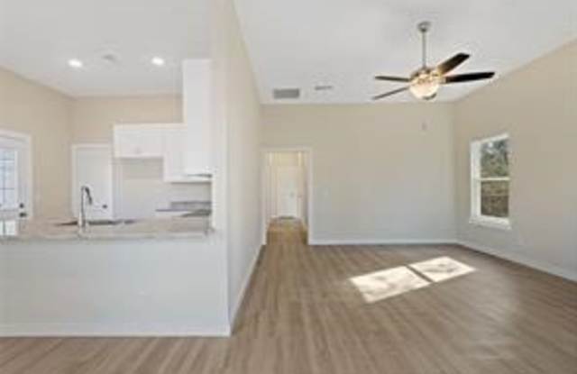 1360 10th NE Gallery 2