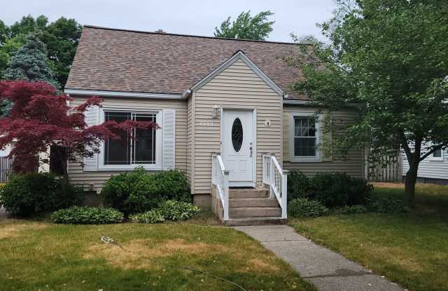 3 bed 2 bath home in Grand Haven Gallery 1