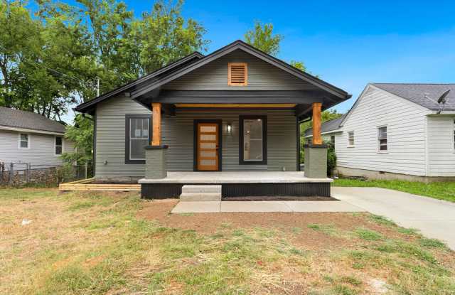 Fully Renovated 3 Bedroom Home With BACKYARD!!! - 2408 Kirby Avenue, Chattanooga, TN 37404