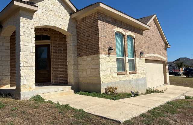 !! MOVE IN SPECIAL: Get 50% OFF!! 4BR/3BA House • In-Unit W/D • Attached Garage • Backyard in San Antonio - 2835 Tortuga Verde, Bexar County, TX 78245