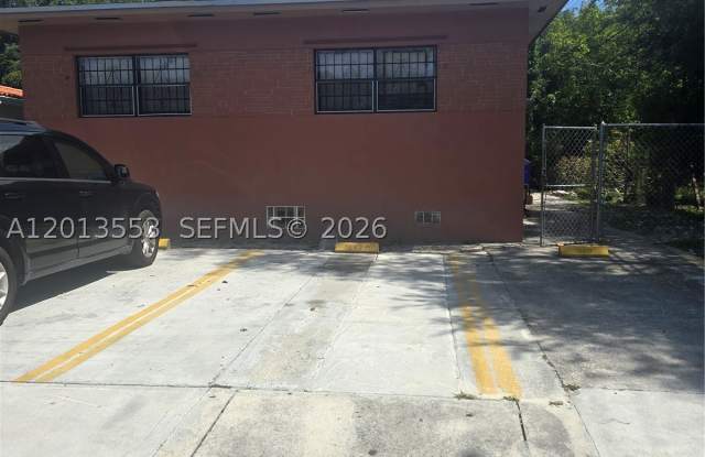 210 NW 69th St photos photos