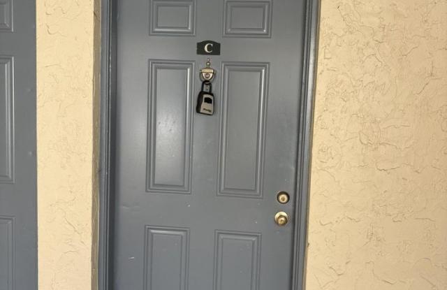 1545 Lake Crystal Dr photos photos