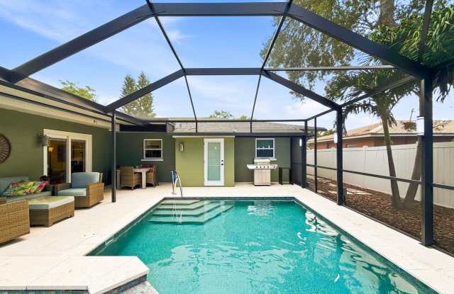 Bay Pines Pool & Spa Home with Updated Kitchen and Private Backyard Gallery 4