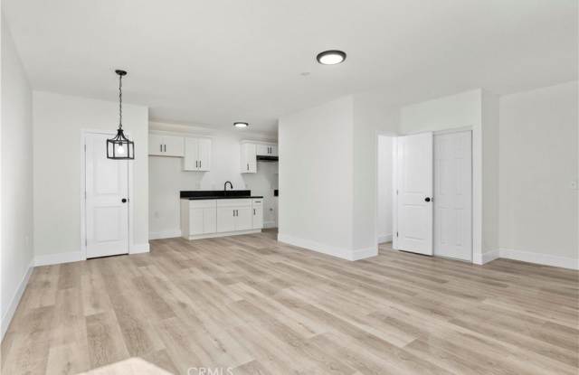 6810 Dorinda Dr photos photos