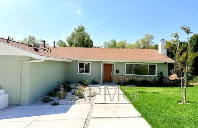 10839 Fellows Avenue photos photos