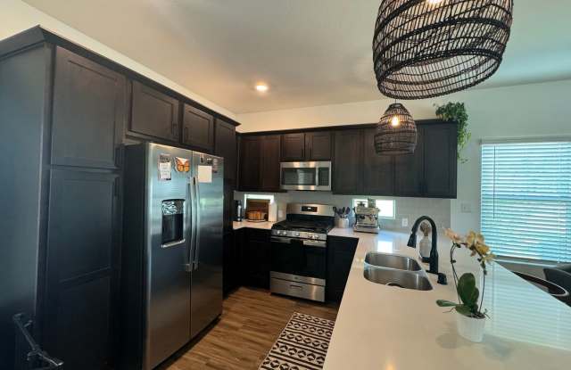 Charming 2BR House in Leander Gallery 4