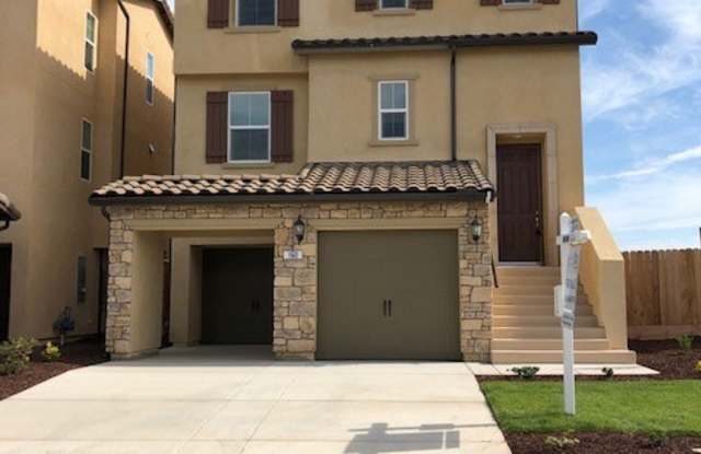 Bonadelle Neighboorhood 3 story home! Apply now to schedule viewing. photos photos