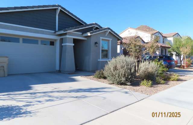 Beautiful 4 Bedroom 3 Bath Home in Mystic photos photos