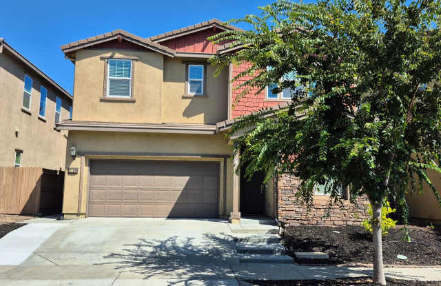 Adorable 4 bedroom 3 Bath with Loft photos photos
